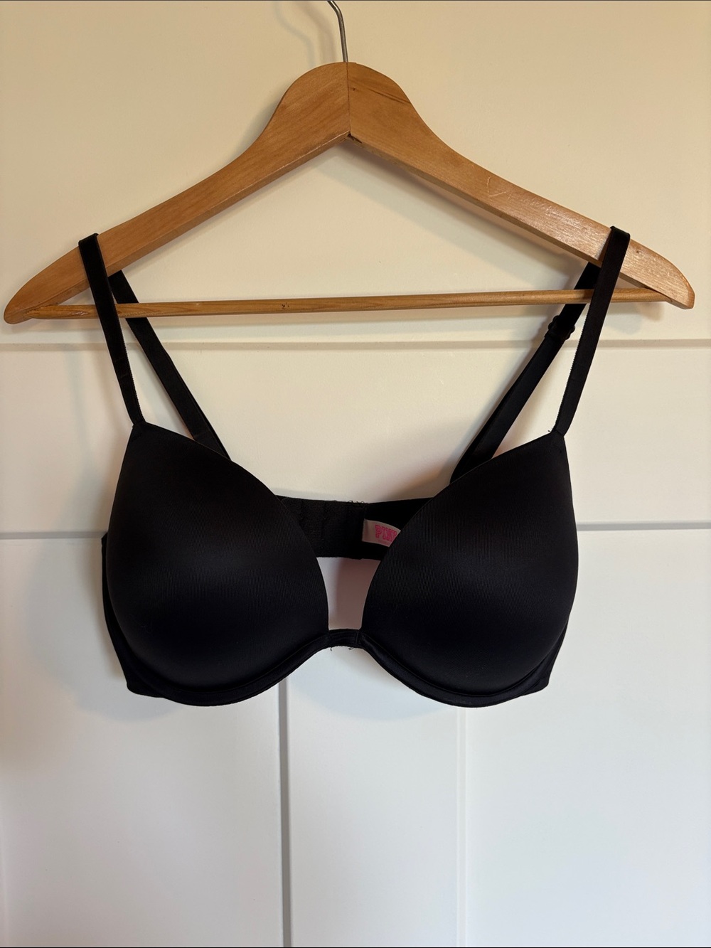 PINK Victoria's Secret Black Smooth Molded Super push up Bra